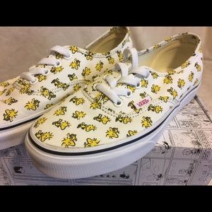 Vans Women’s 6.5 Peanuts Woodstock Shoes